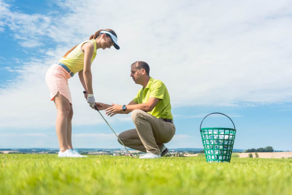 how-to-teach-golf-to-a-beginner-9-tips-golf-journey-365